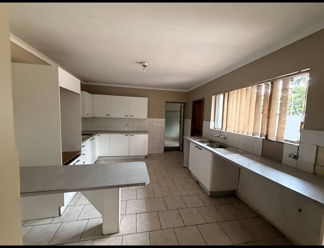 58M² OFFICE TO LET IN SUNWARD PARK